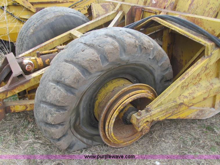 image for item E4727 Shop built hydraulic pull scraper bowl