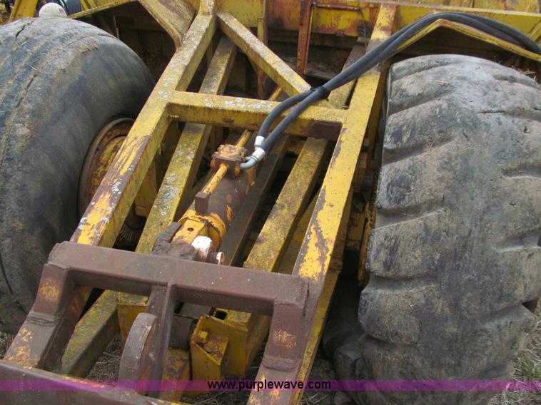 image for item E4727 Shop built hydraulic pull scraper bowl