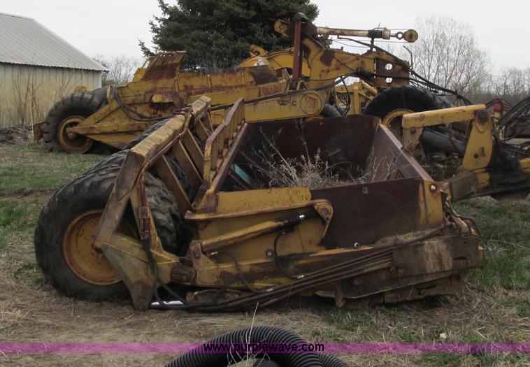 image for item E4736 Reynolds 14/14 hydraulic pull scraper