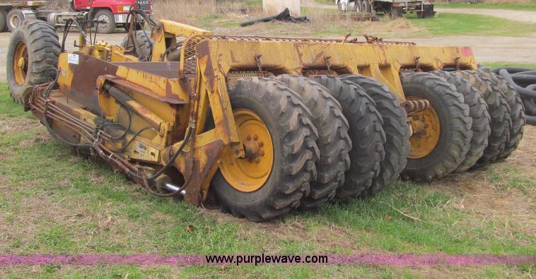 image for item E4736 Reynolds 14/14 hydraulic pull scraper