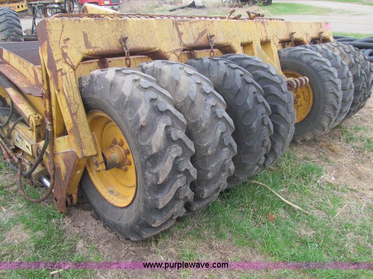 image for item E4736 Reynolds 14/14 hydraulic pull scraper