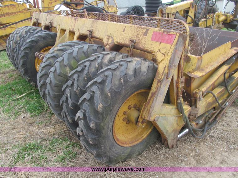 image for item E4736 Reynolds 14/14 hydraulic pull scraper