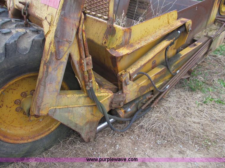 image for item E4736 Reynolds 14/14 hydraulic pull scraper