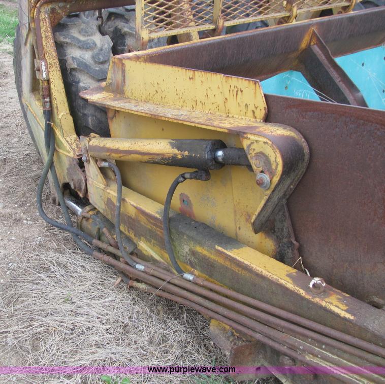 image for item E4736 Reynolds 14/14 hydraulic pull scraper