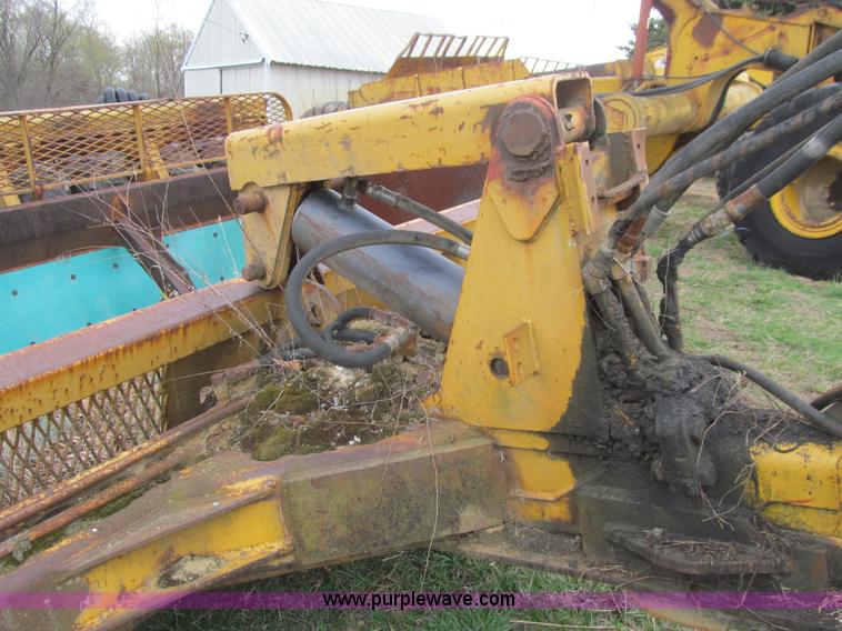 image for item E4736 Reynolds 14/14 hydraulic pull scraper