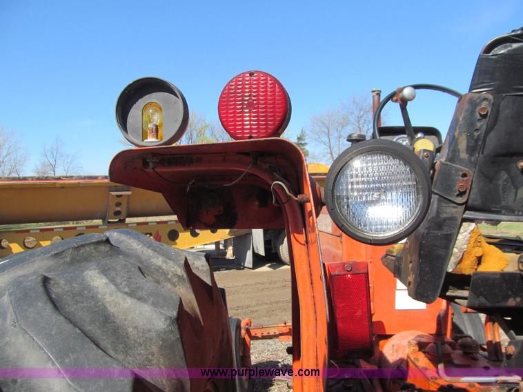 image for item E4740 Allis Chalmers 185 tractor