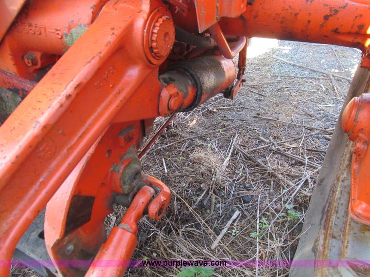 image for item E4740 Allis Chalmers 185 tractor