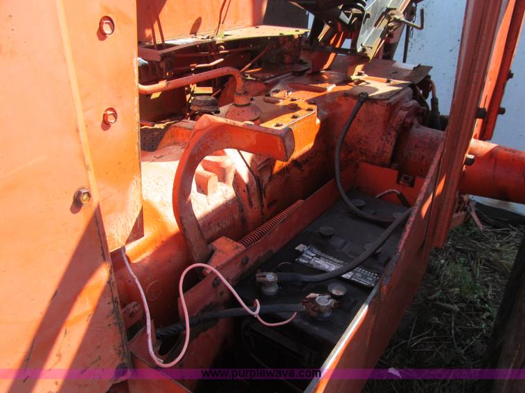 image for item E4740 Allis Chalmers 185 tractor