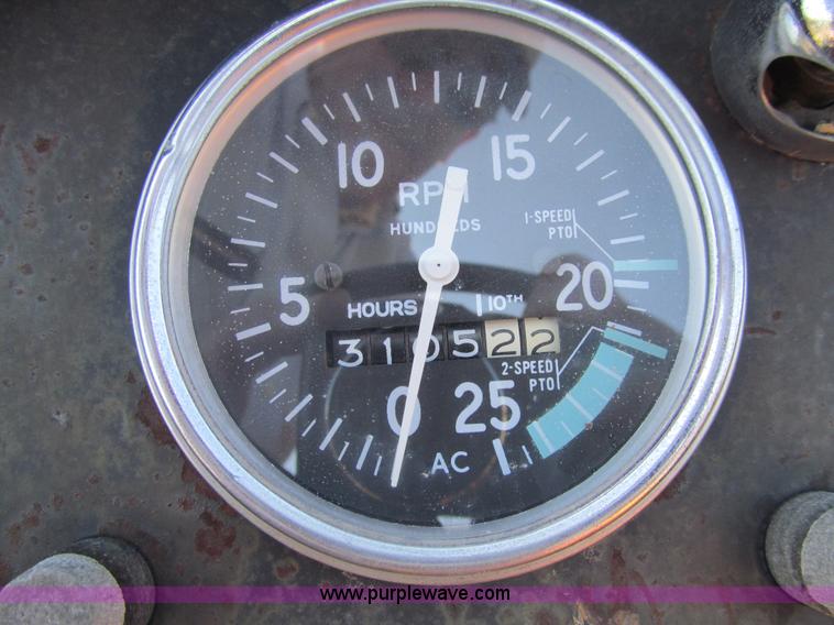 image for item E4740 Allis Chalmers 185 tractor