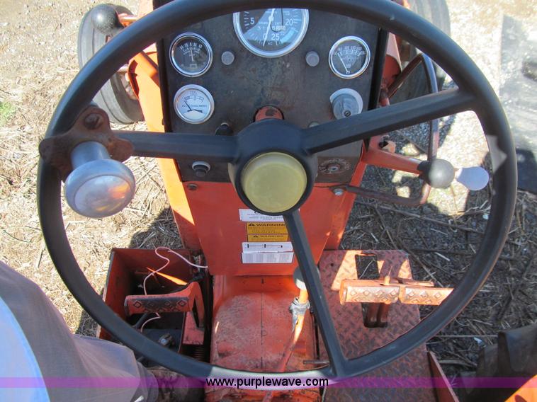 image for item E4740 Allis Chalmers 185 tractor