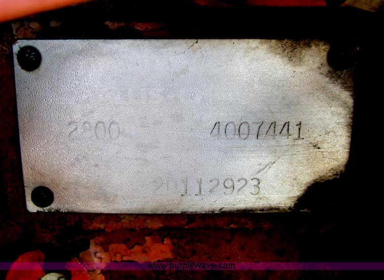 image for item E4740 Allis Chalmers 185 tractor