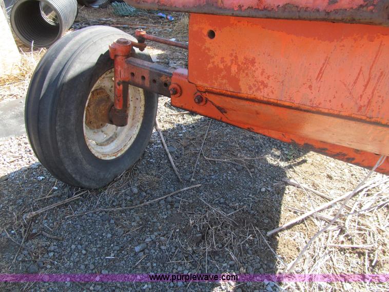 image for item E4740 Allis Chalmers 185 tractor