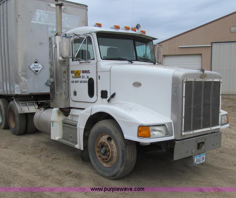 image for item E4741 1996 Peterbilt 377 semi truck