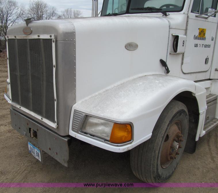 image for item E4741 1996 Peterbilt 377 semi truck