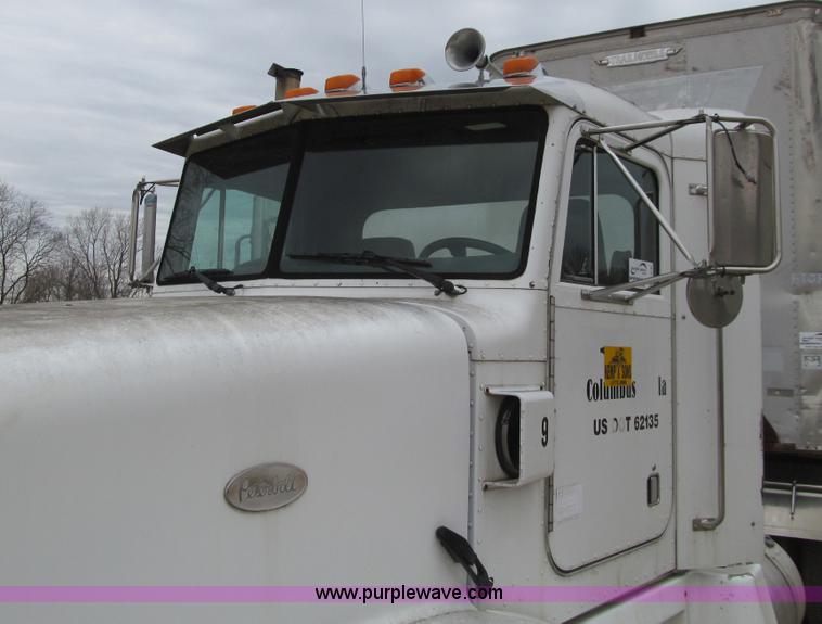 image for item E4741 1996 Peterbilt 377 semi truck