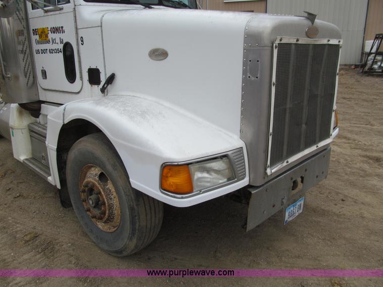 image for item E4741 1996 Peterbilt 377 semi truck
