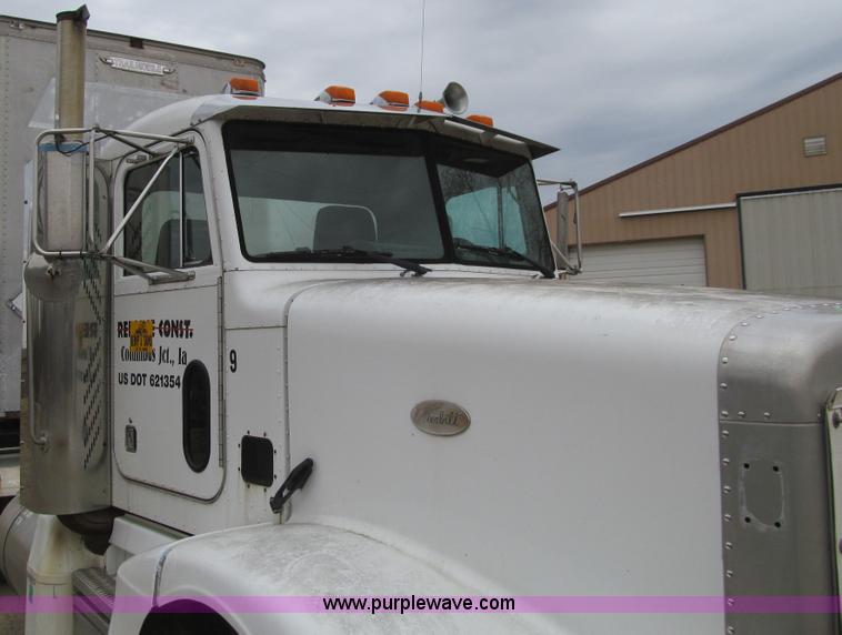 image for item E4741 1996 Peterbilt 377 semi truck