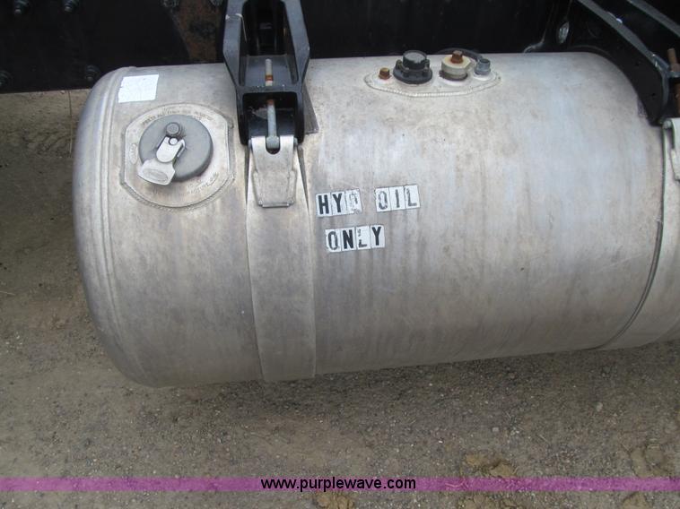 image for item E4741 1996 Peterbilt 377 semi truck