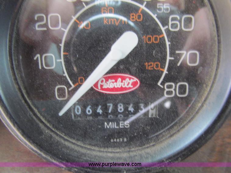 image for item E4741 1996 Peterbilt 377 semi truck