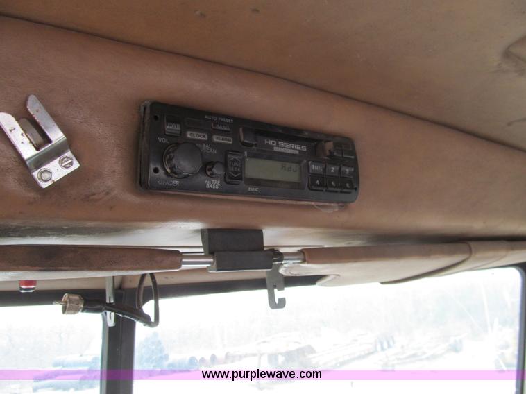 image for item E4741 1996 Peterbilt 377 semi truck