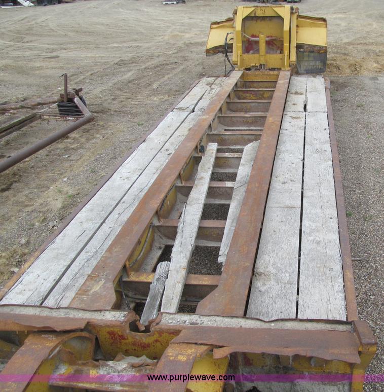 image for item E4743 1982 Talbert triple axle lowboy trailer