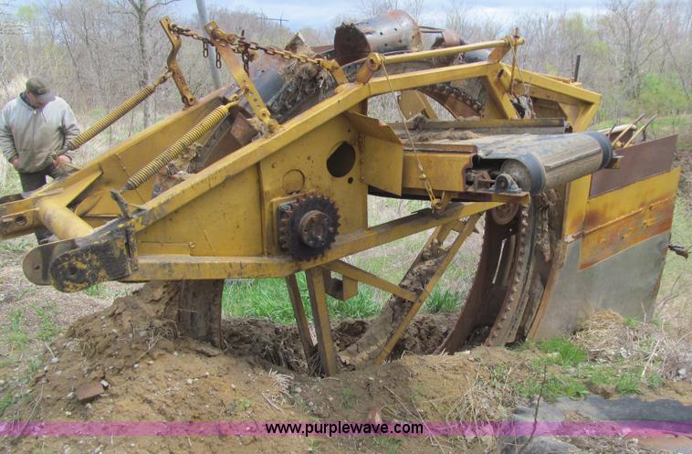image for item E4744 Speicher tile trenching machine