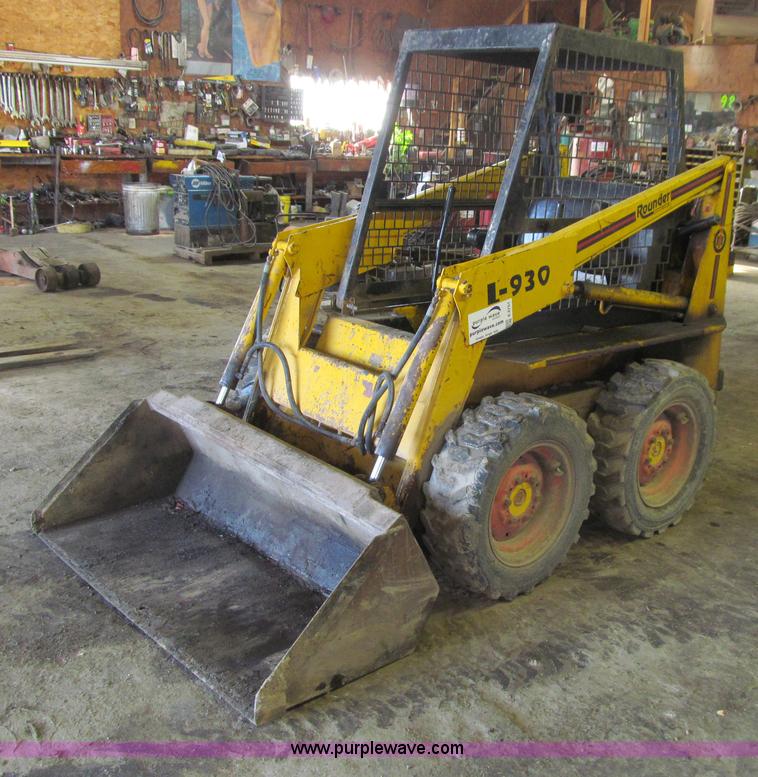image for item E4751 Prime Mover L930 Rounder skid steer