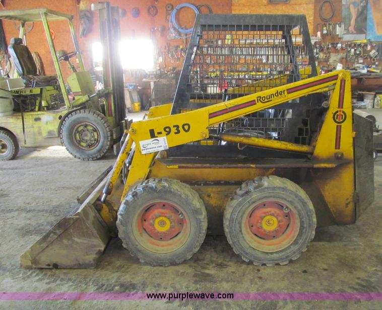 image for item E4751 Prime Mover L930 Rounder skid steer