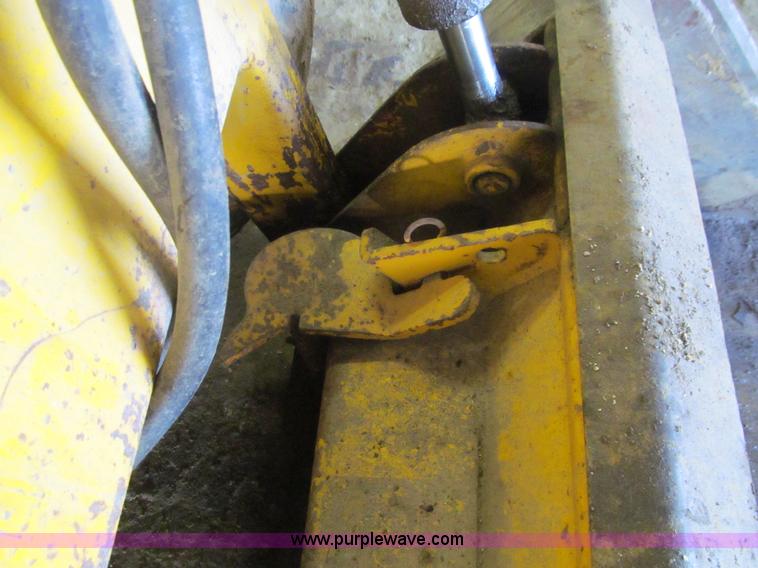 image for item E4751 Prime Mover L930 Rounder skid steer