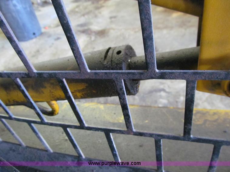 image for item E4751 Prime Mover L930 Rounder skid steer