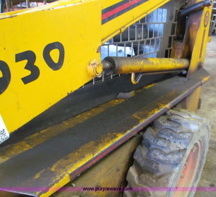 image for item E4751 Prime Mover L930 Rounder skid steer