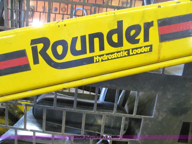 image for item E4751 Prime Mover L930 Rounder skid steer