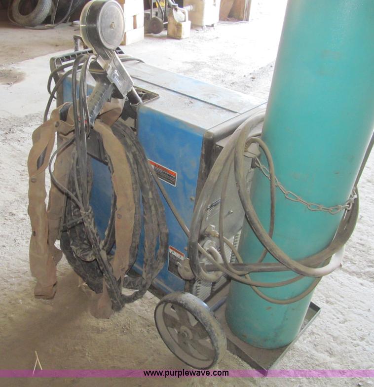 image for item E4754 Miller Millermatic 250X wire feed welder