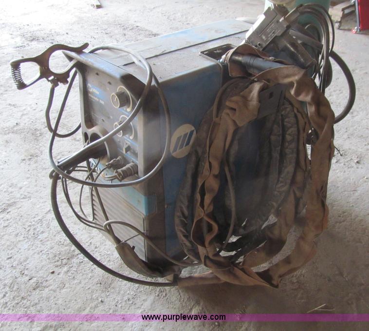 image for item E4754 Miller Millermatic 250X wire feed welder