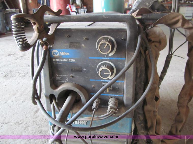 image for item E4754 Miller Millermatic 250X wire feed welder