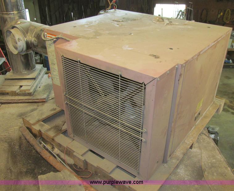 image for item E4773 Reznor RA250 multi oil fired heater