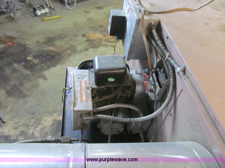 image for item E4773 Reznor RA250 multi oil fired heater
