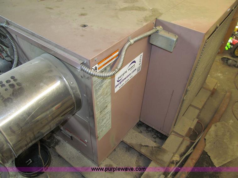 image for item E4773 Reznor RA250 multi oil fired heater