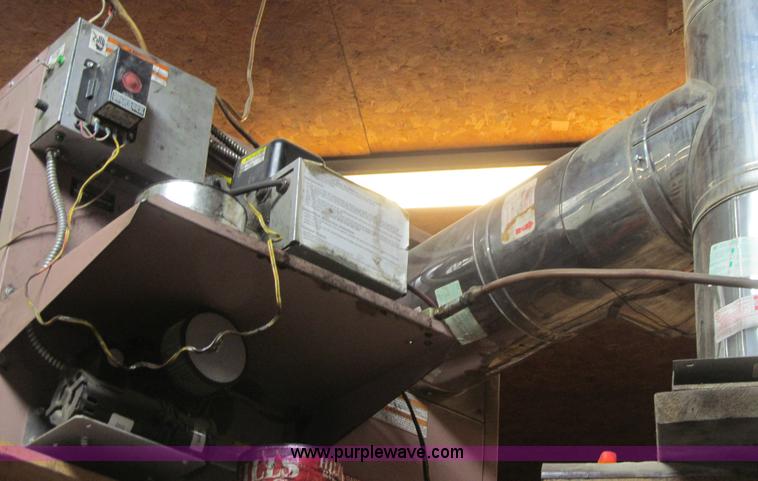 image for item E4773 Reznor RA250 multi oil fired heater