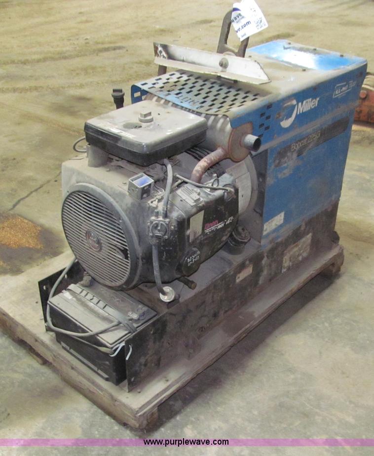image for item E4775 Miller Bobcat 225G AC/DC welder generator