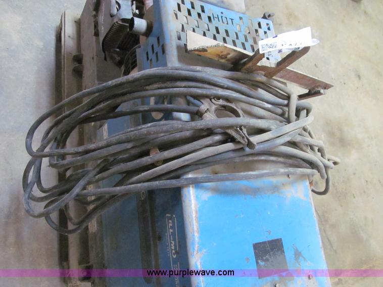 image for item E4775 Miller Bobcat 225G AC/DC welder generator