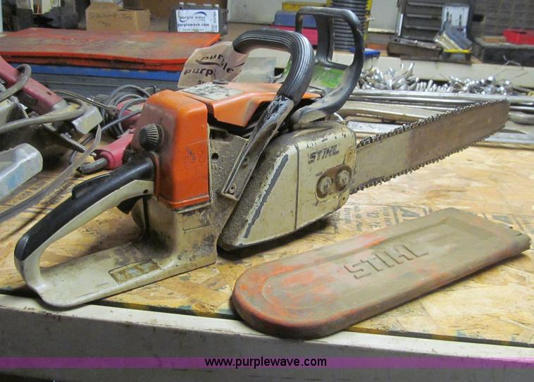 Stihl 024 AV chainsaw in Letts, IA Item E4786 sold Purple Wave