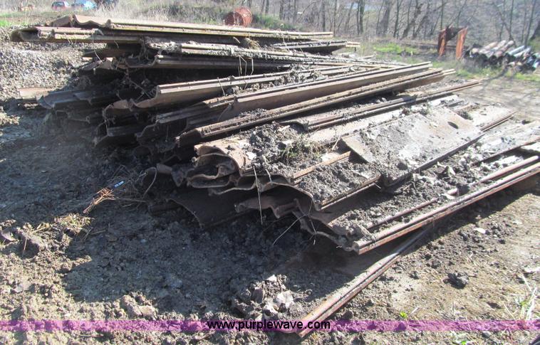 image for item E4801 Approximately 60 pieces steel sheeting