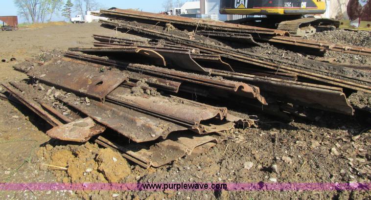 image for item E4801 Approximately 60 pieces steel sheeting