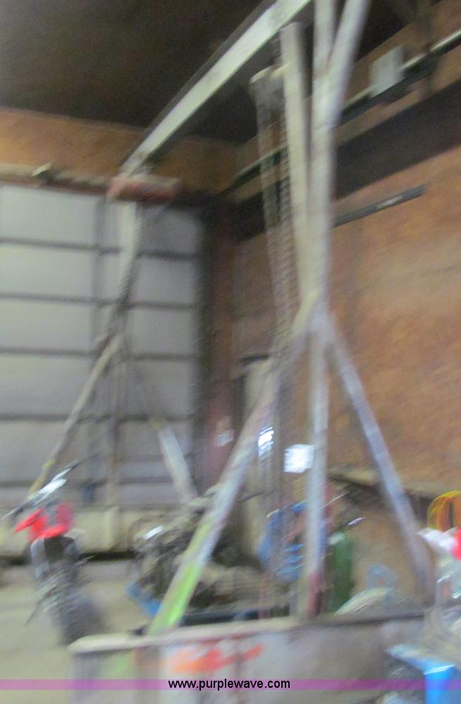 image for item E4825 Portable overhead gantry crane