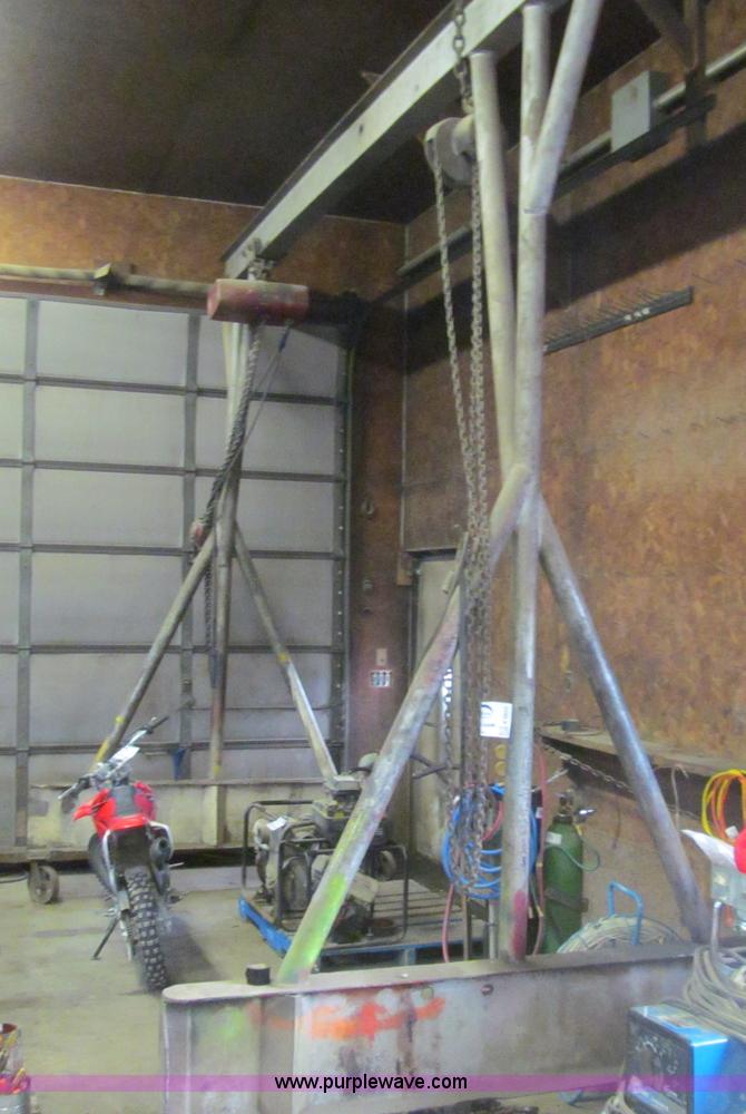image for item E4825 Portable overhead gantry crane