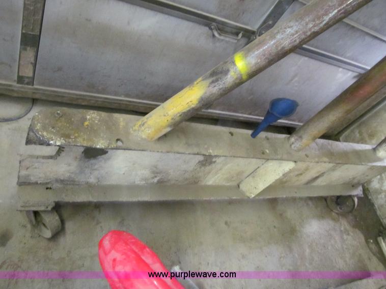 image for item E4825 Portable overhead gantry crane