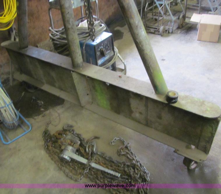 image for item E4825 Portable overhead gantry crane