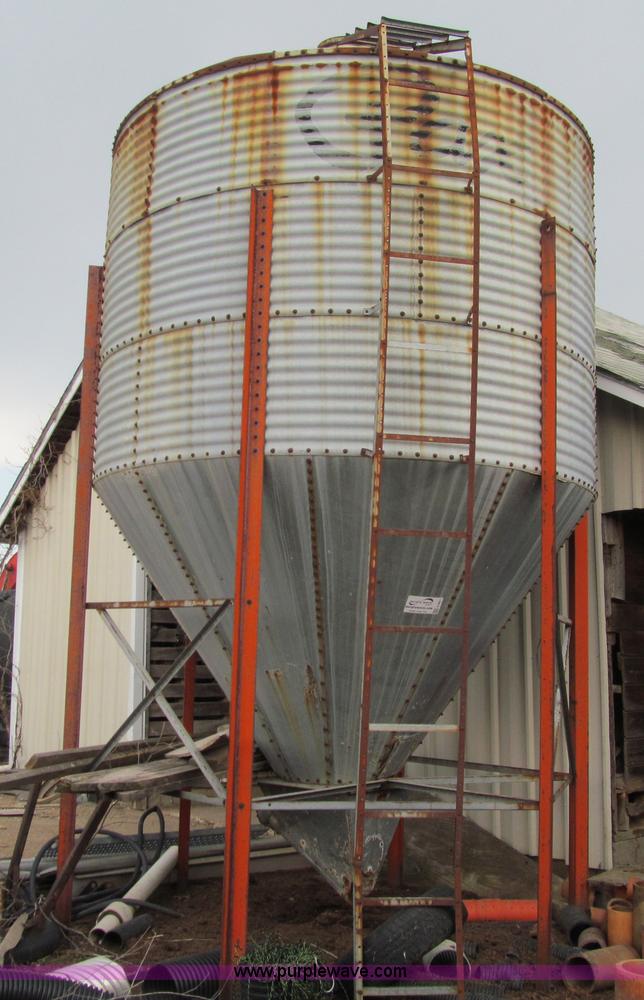 Pax grain bin in Letts, IA Item E4851 sold Purple Wave
