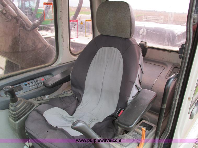 image for item I4186 2005 Link Belt 210LX excavator